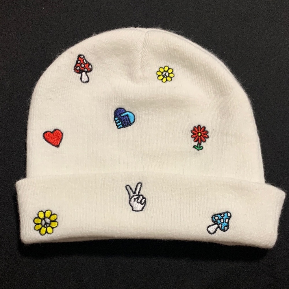 Alab White Embroidered Peace Motif Beanie Hat